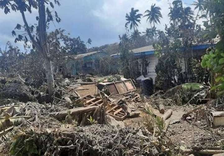  Tonga se recupera tras una semana después del tsunami 
