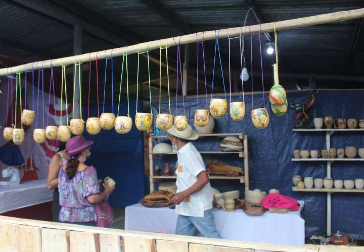 Exoneran de pagos a microempresarios de la Feria de La Chorrera 