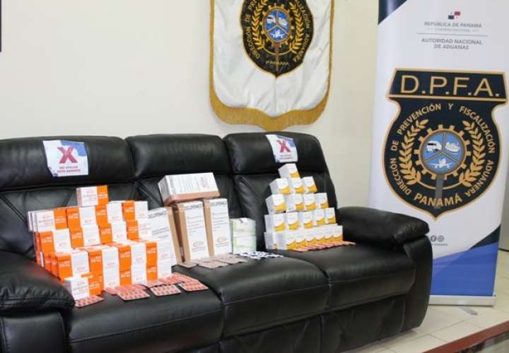 Confiscan cargamento de medicamentos de contrabando
