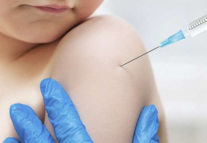 Amenazan a médicos que promueven la vacunación