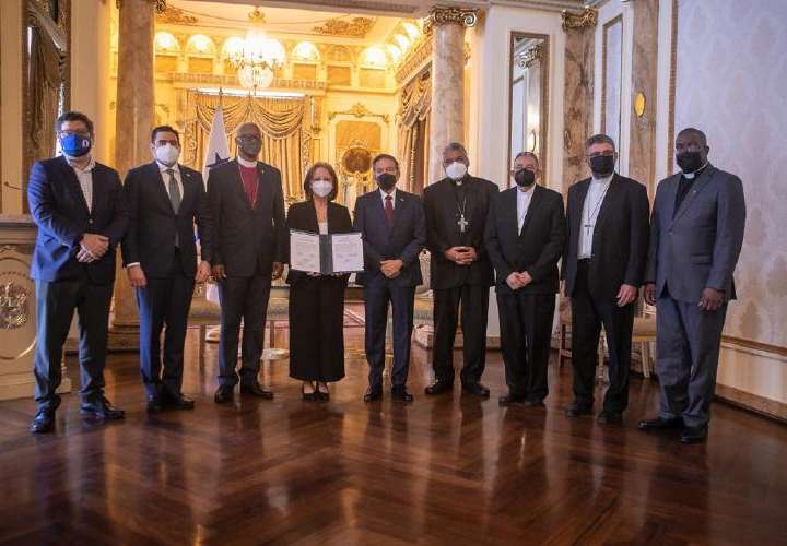 Líderes religiosos firman adhesión al Pacto del Bicentenario