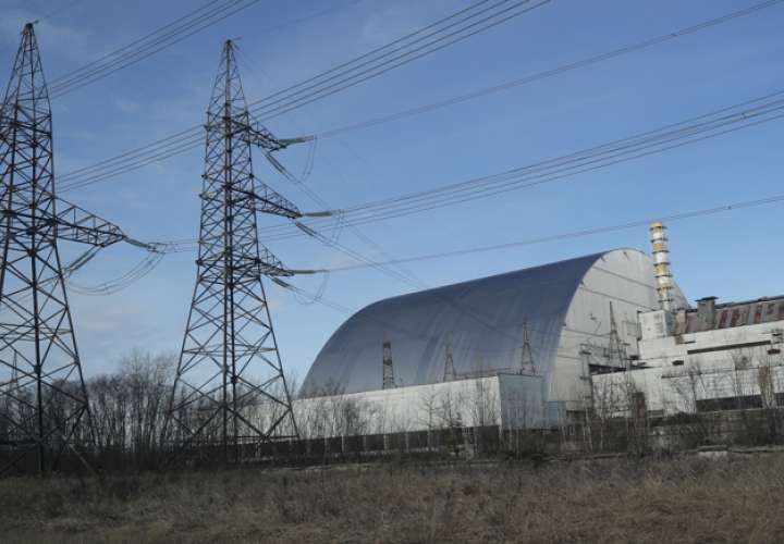 Ejército ruso ocupa por la fuerza la central nuclear de Chernóbil 