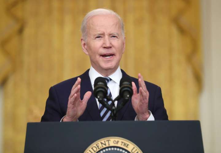 El presidente de Estados Unidos, Joe Biden, habla en conferencia de prensa en la Casa Blanca en Washington (EE.UU.). EFE