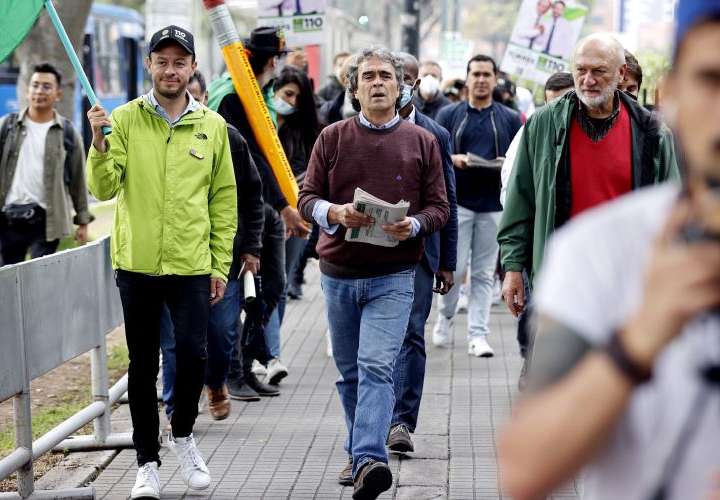 Candidatos intensifican actividades al cerrar campaña