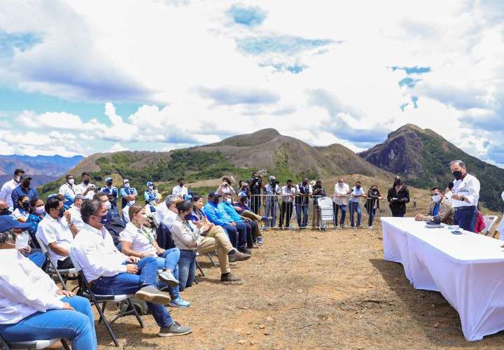 Crearán universidad de los pueblos indígenas en Panamá