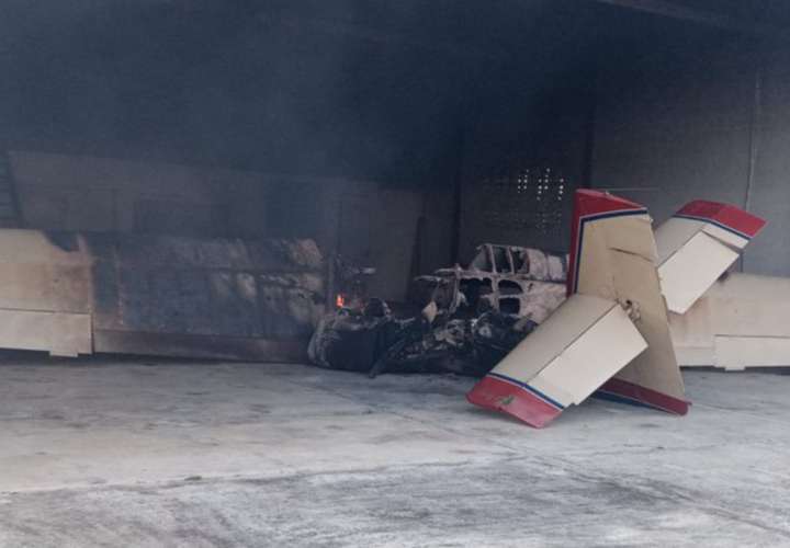 Fuego consume hangar, aeronave y deja a 2 quemados