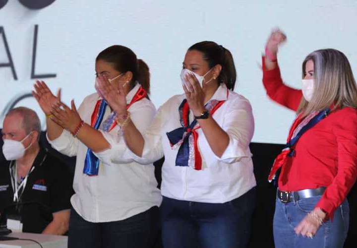 Arelys gana Frente Femenino y Hussein el de la Juventud