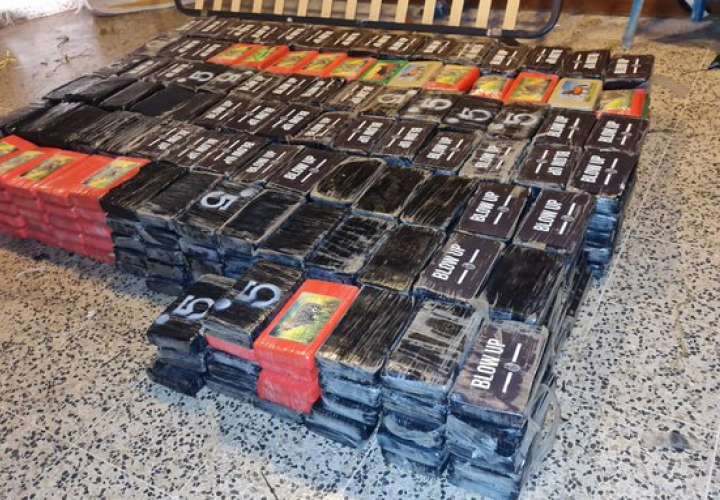 Incautan más 1,000 paquetes de droga en dos casas en Coronado 