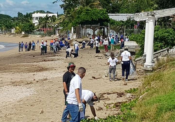 Realizan limpieza en Veracruz por el Día Mundial de los Océanos