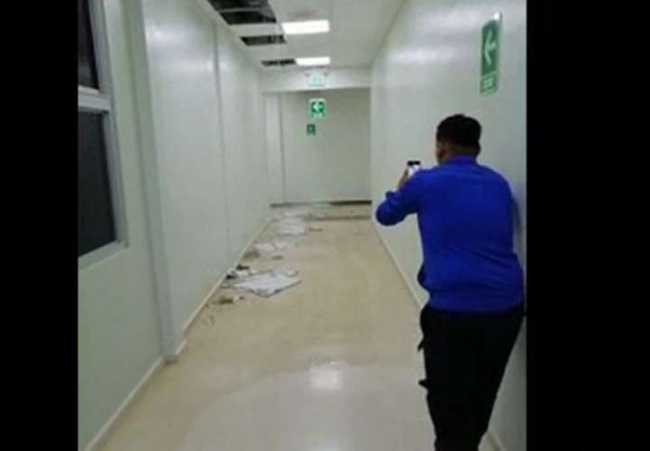 Chaparrón dentro del hospital; CSS confirma afectaciones 