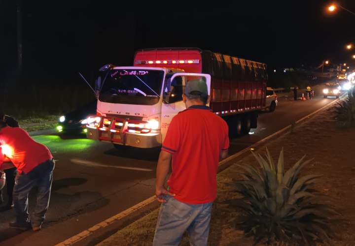 Peatón muere tras ser atropellado por un camión en Veraguas
