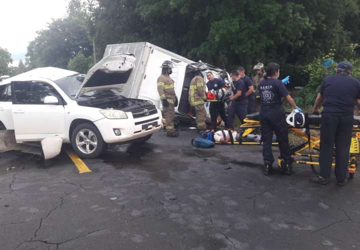 Un muerto y cinco heridos deja colisión en Potrerillos, Chiriquí
