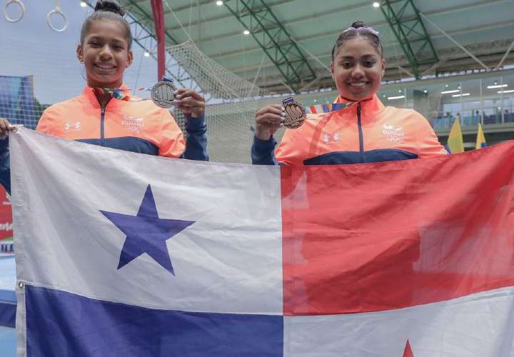 Karla Navas (izq.) y Hillary Heron, gimnastas panameñas. Foto: COP