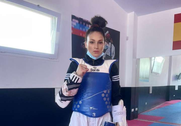 Carolena Carstens ganó la medalla de oro en la categoría -57 kilogramos del taekwondo. 
