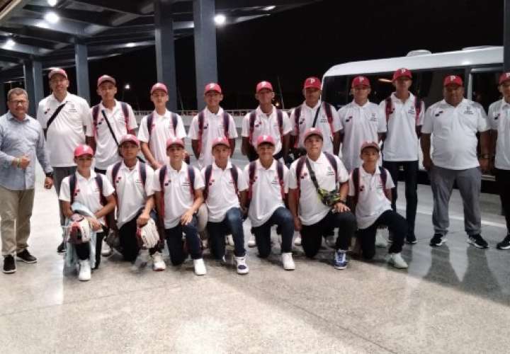 El equipo de béisbol preintermedio de Panamá que participará en el Campeonato Latinoamericano de la categoría en Caguas, Puerto Rico. Foto: Cortesía