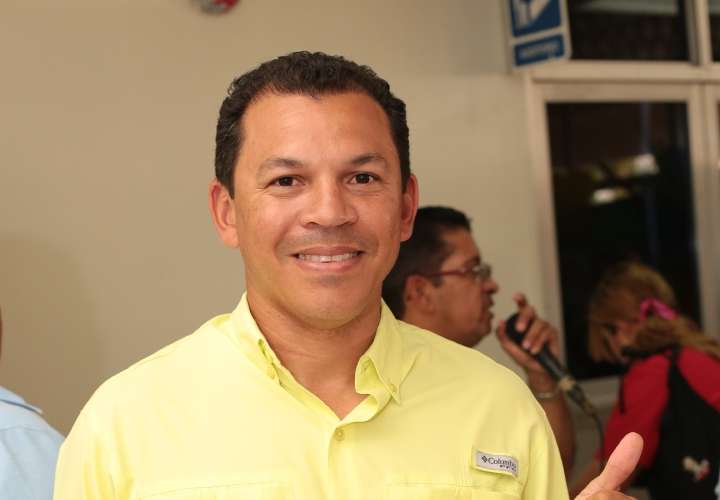 Luis Casis se lanza como candidato independiente a la Alcaldía 