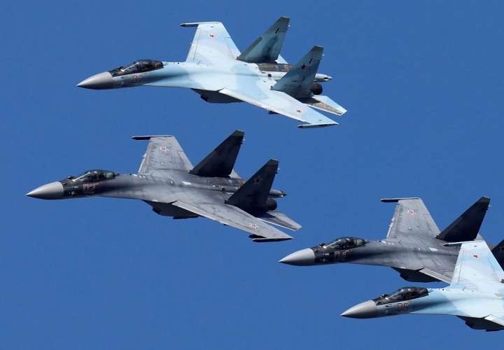  Aviones militares chinos cruzan el estrecho de Taiwán