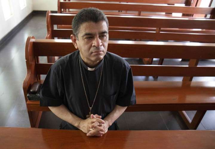 Obispo retenido pide orar por su liberación
