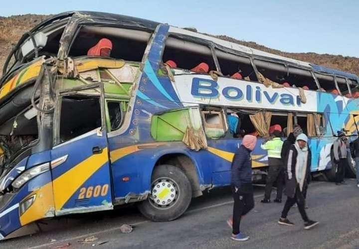 Al menos 5 muertos y unos 21 heridos deja accidente en Bolivia