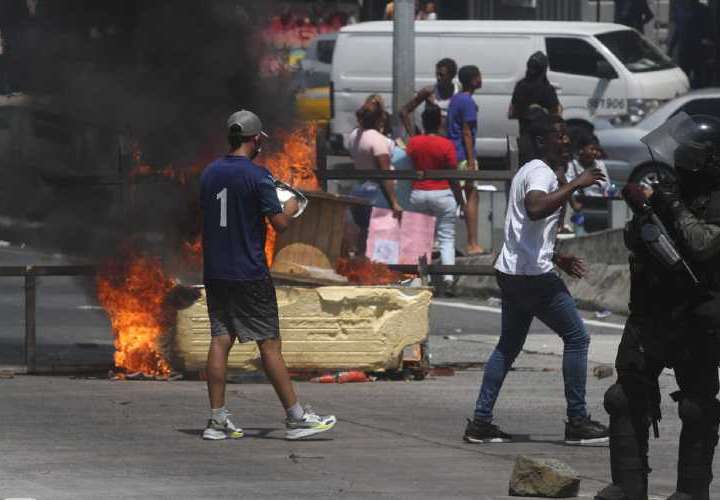 Protesta por muerte de embarazada y bebé