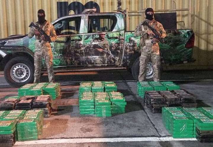 Decomisan 500 paquetes de droga en contenedor con destino a Francia