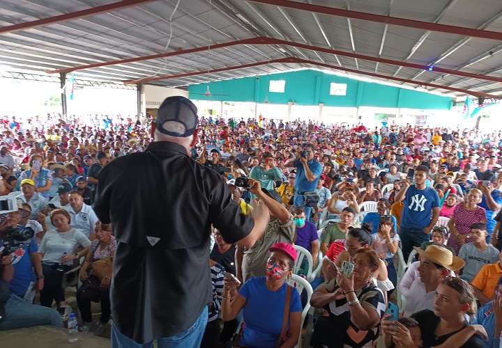 Martinelli mantiene su liderazgo en un convivio masivo en Veraguas