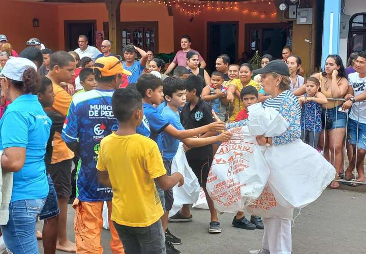 Pedasi celebran fiestas patrias con juegos de antaño