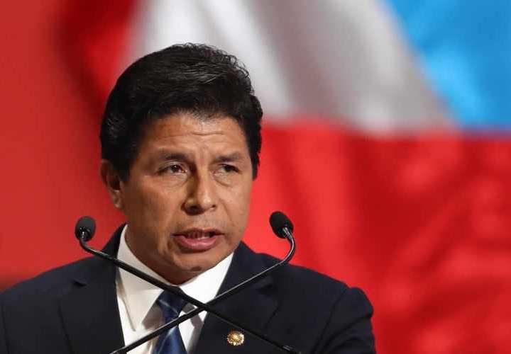 Congreso peruano espera defensa de Castillo por traición al país