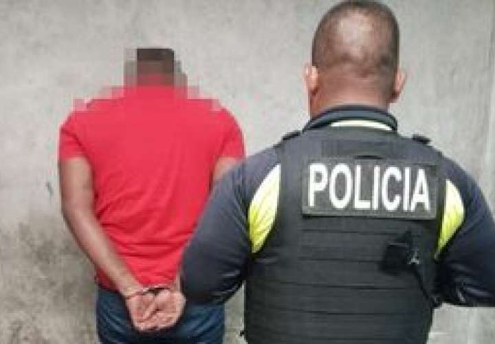 Detienen a cuatro sujetos por robo de  $6 mil en una casa en Colón