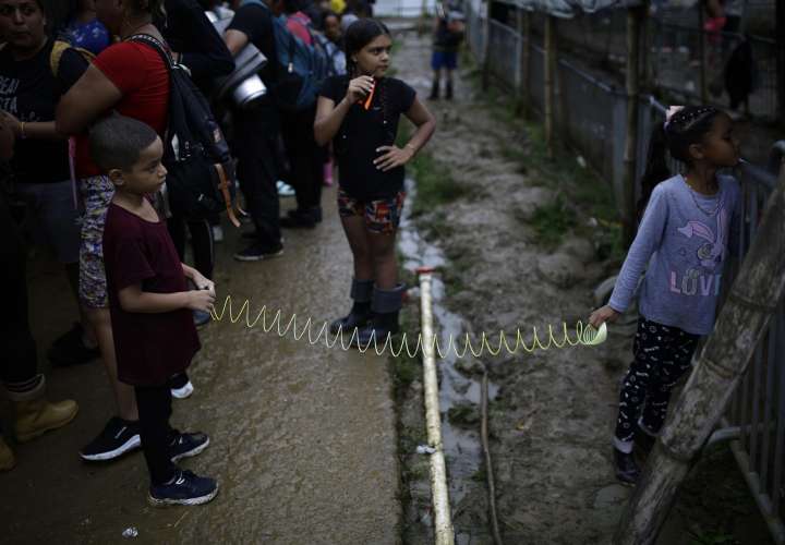 Cifra récord de niños migrantes entraron por selva darienita