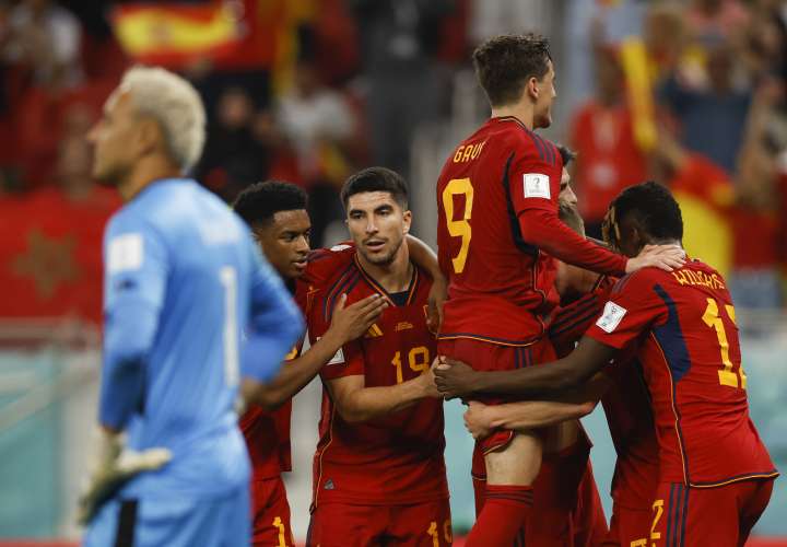 Jugadores de España celebran un gol. /Foto: EFE