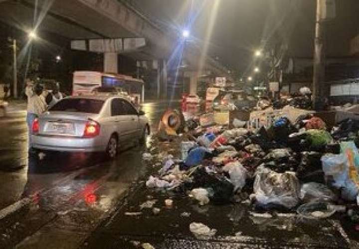 Pillados tirando basura en "pataconcito" en San Miguelito [Video]