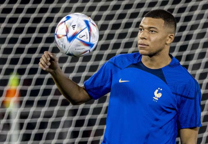 Upamecano niega tener problemas con Mbappé