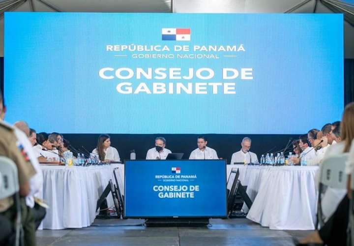 En Consejo de Gabinete fue celebrado en los terrenos adyacentes al edificio de la Administración del Canal de Panamá.