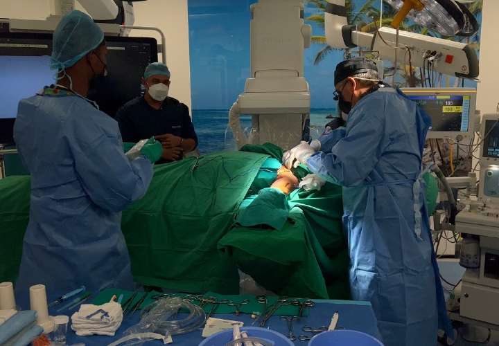 Cirugía innovadora con catéter ‘Héroe’ en Ciudad de la Salud