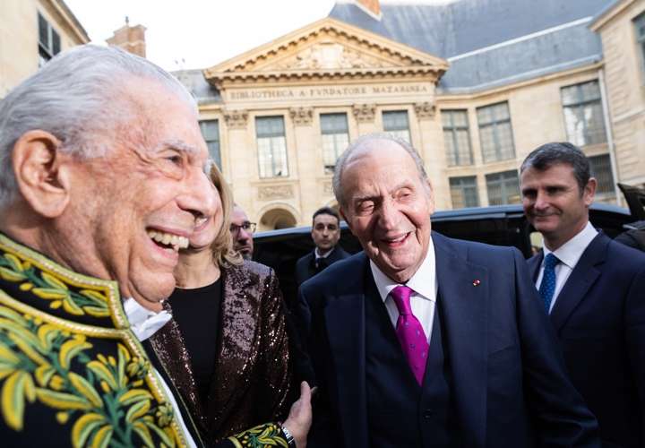 Vargas Llosa y Juan Carlos I se reúnen en París