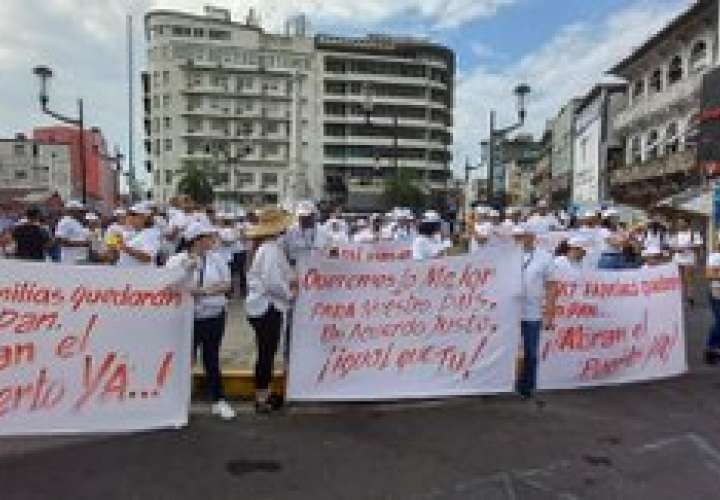 Trabajadores y proveedores de Minera Panamá piden  a las partes llegar a un acuerdo final.  (Foto- Video: Víctor Arosemena)