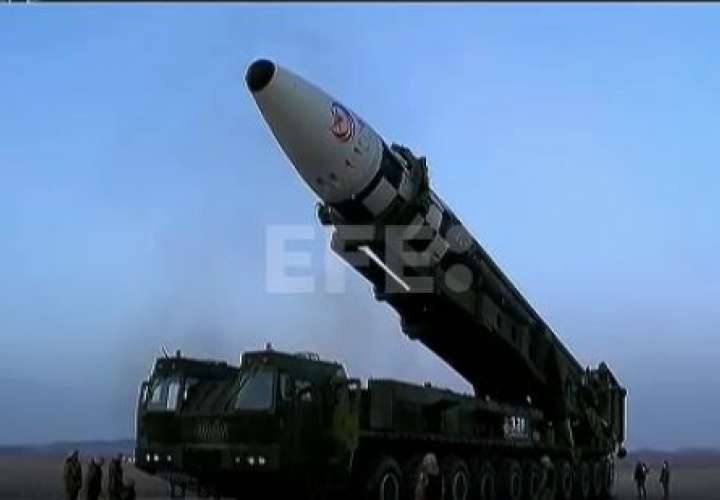 El último lanzamiento de misiles contó con la presencia del líder, Kim Jong-un,