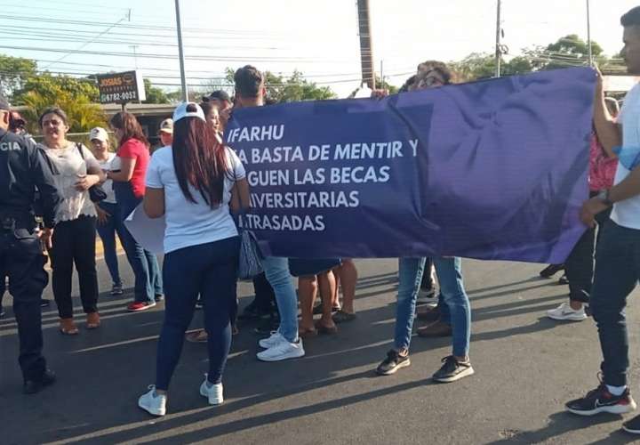 Protesta de los universitarios en Chitré, Herrera.  (Foto: Thays Domínguez)