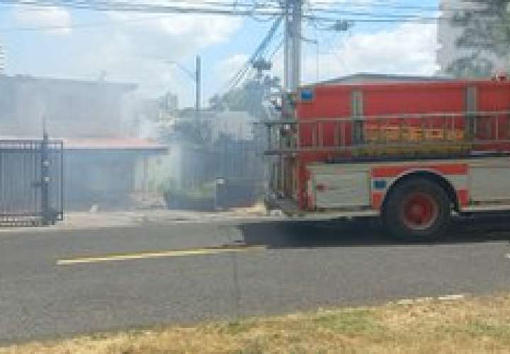 El incendio se concentró en la sala y uno de los cuartos de la vivienda.