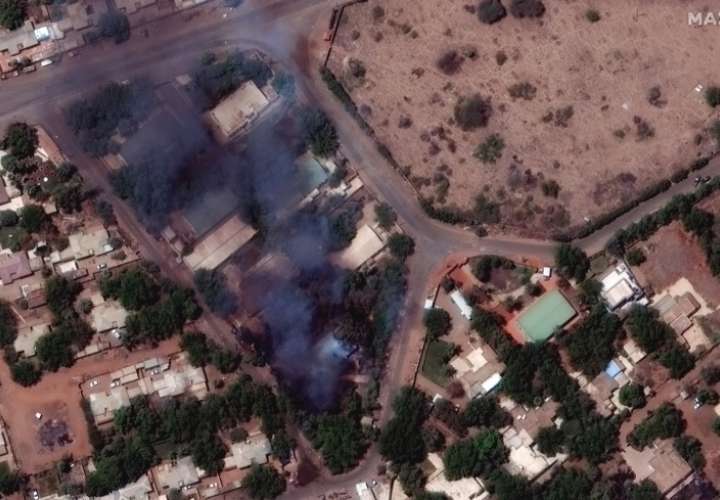 Imagen de satélite de Maxar Technologies en el aeropuerto de Jartum.