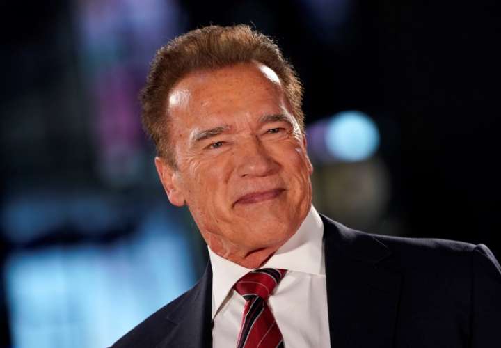 Schwarzenegger recuerda el pasado nazi de su familia como ejemplo