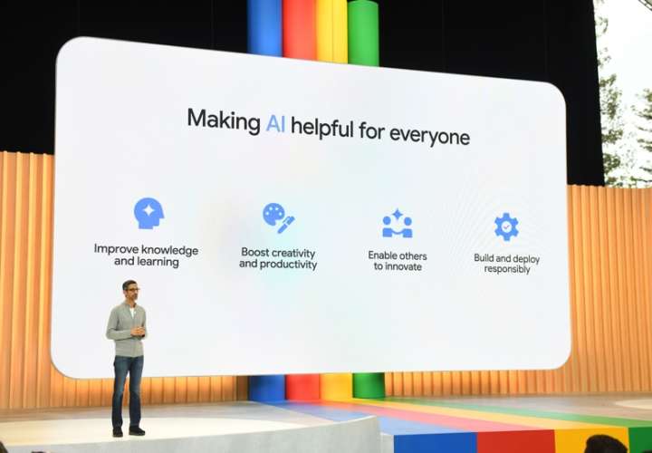 Sundar Pichai, director ejecutivo de Google y Alphabet, mientras interviene durante el evento anual de desarrolladores, Google IO 2023. EFE