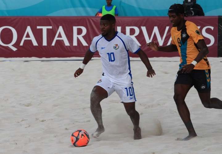El partido entre Bahamas y Panamá fue en los cuartos de final del torneo Concacaf de Fútbol Playa. Foto: Fepafut
