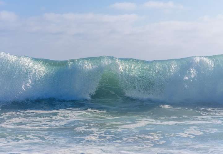 Las mareas máximas alcanzarán unos 17.0 pies (5.18 metros), de altura.