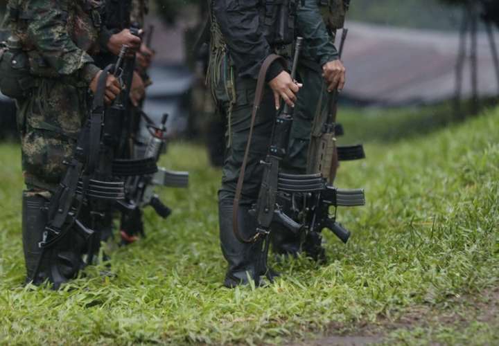 Guerrilleros de la disidencia de las FARC en San Vicente del Caguan, Colombia. EFE Archivo