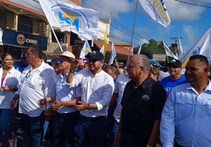 El secretario general del partido, Luis Eduardo Camacho, llamó a sus copartidarios a salir a votar masivamente este domingo