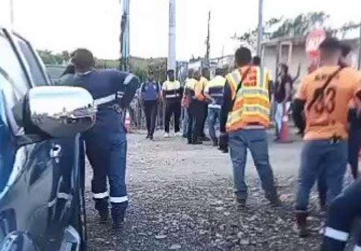 Denuncia despidos injustificados en Generadora Gatún S.A.  (Foto-Video: Delfia Cortez)