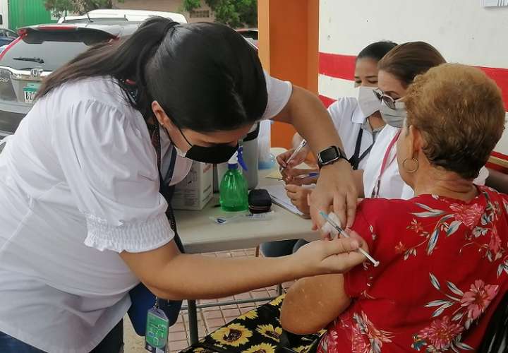 En Herrera se han reforzado los puntos de vacunación, incluyendo jornadas de vacunación extramuros y visitas casa por casa