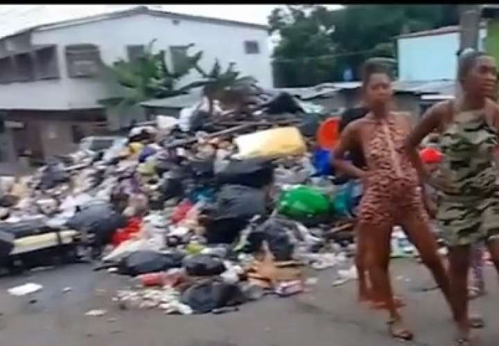 Los pobladores del sector de El Poderoso, San Miguelito, denuncia que tiene semanas que no recogen la basura.